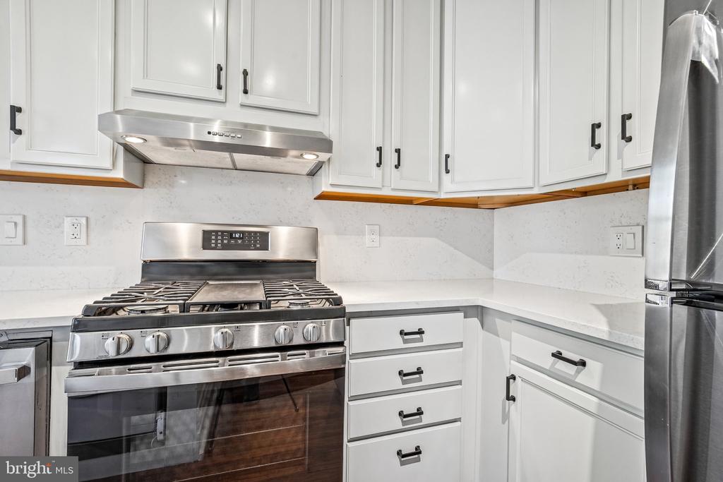 1856 MINTWOOD PLACE NW Unit: 5