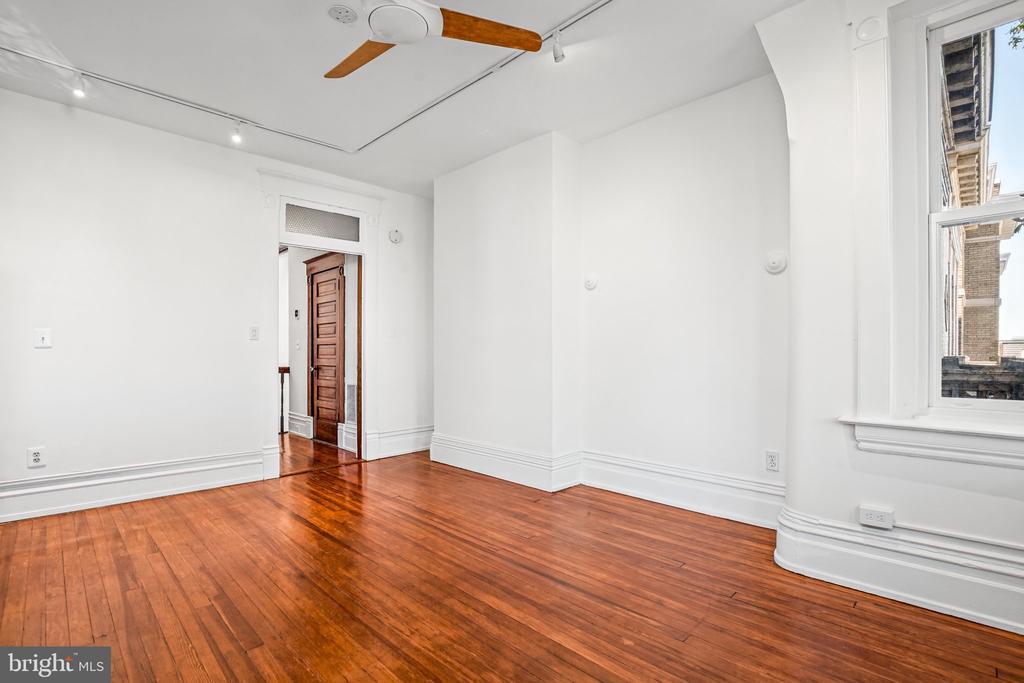 1856 MINTWOOD PLACE NW Unit: 5