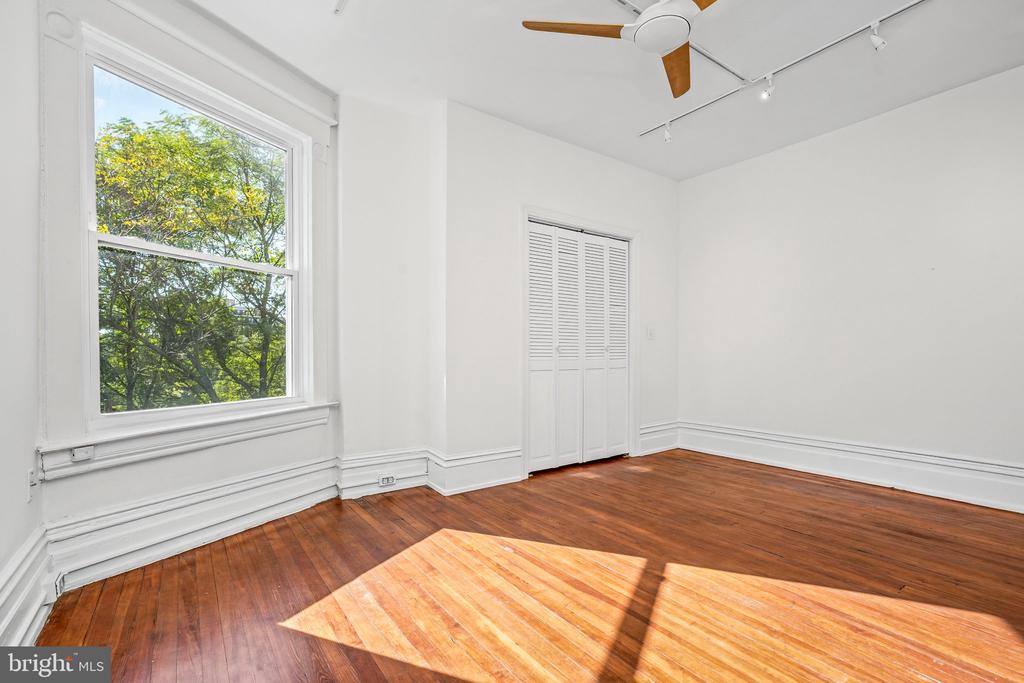 1856 MINTWOOD PLACE NW Unit: 5