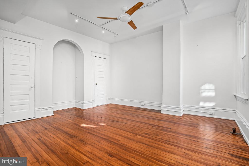 1856 MINTWOOD PLACE NW Unit: 5
