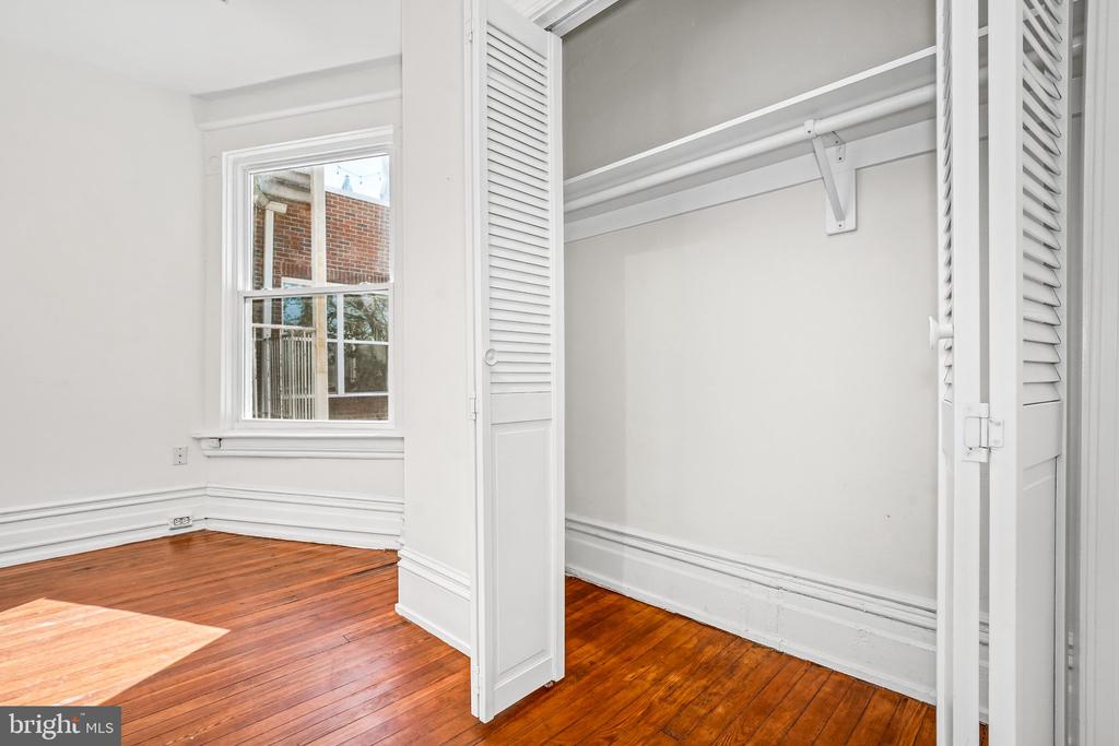 1856 MINTWOOD PLACE NW Unit: 5
