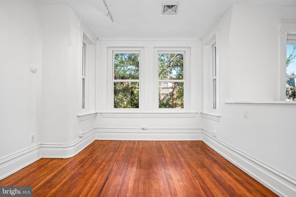1856 MINTWOOD PLACE NW Unit: 5