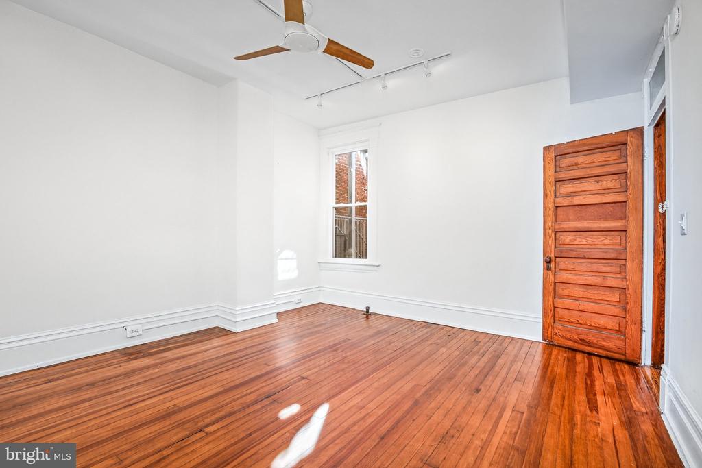 1856 MINTWOOD PLACE NW Unit: 5