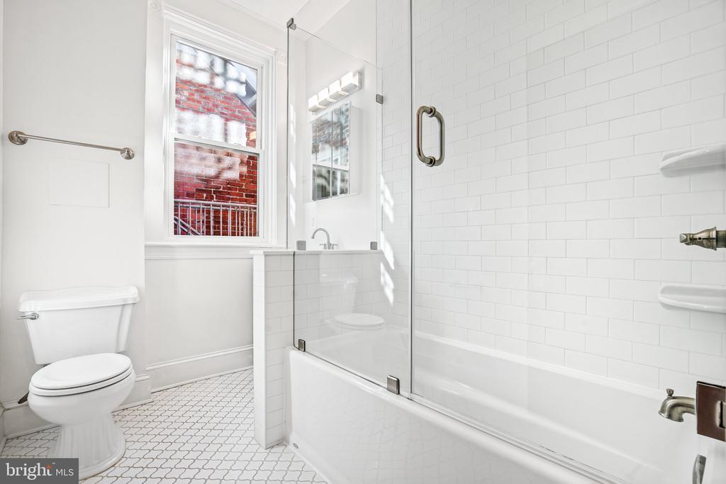 1856 MINTWOOD PLACE NW Unit: 5