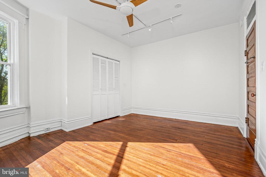 1856 MINTWOOD PLACE NW Unit: 5