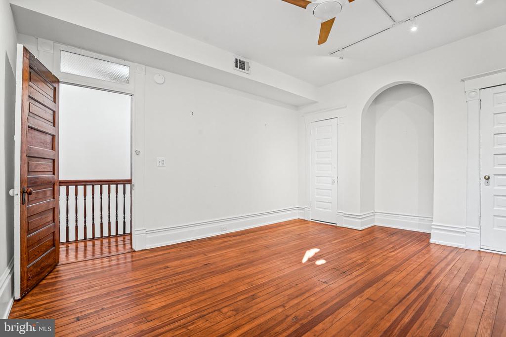1856 MINTWOOD PLACE NW Unit: 5