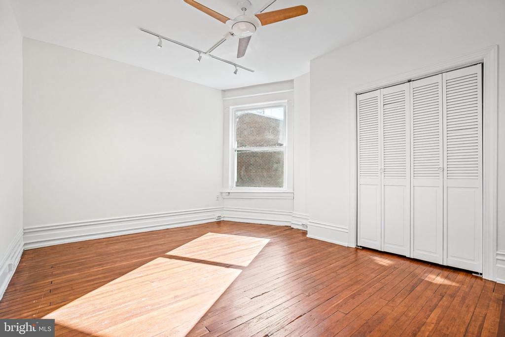 1856 MINTWOOD PLACE NW Unit: 5
