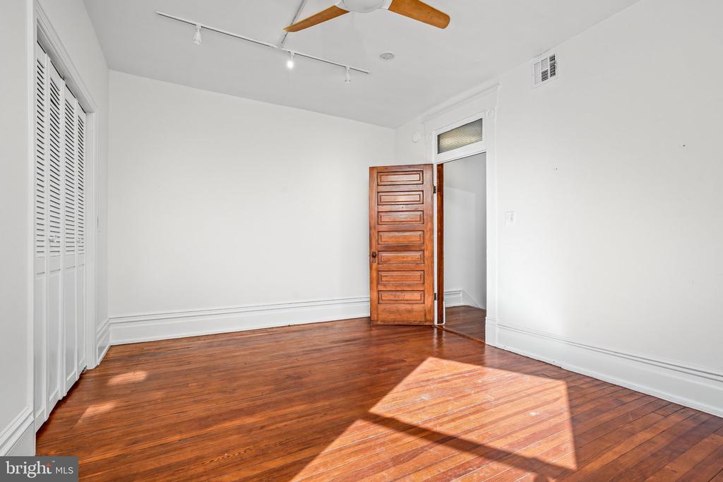 1856 MINTWOOD PLACE NW Unit: 5