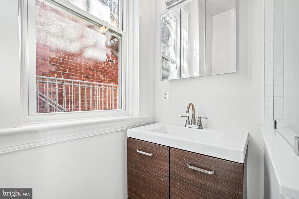 1856 MINTWOOD PLACE NW Unit: 5