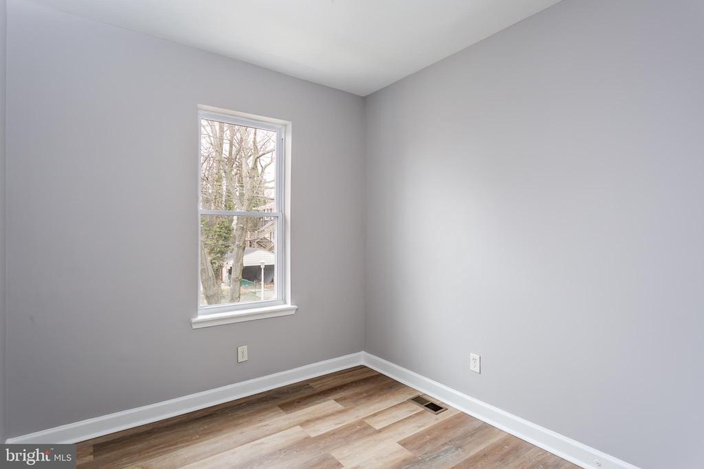 3021 WOLCOTT AVE