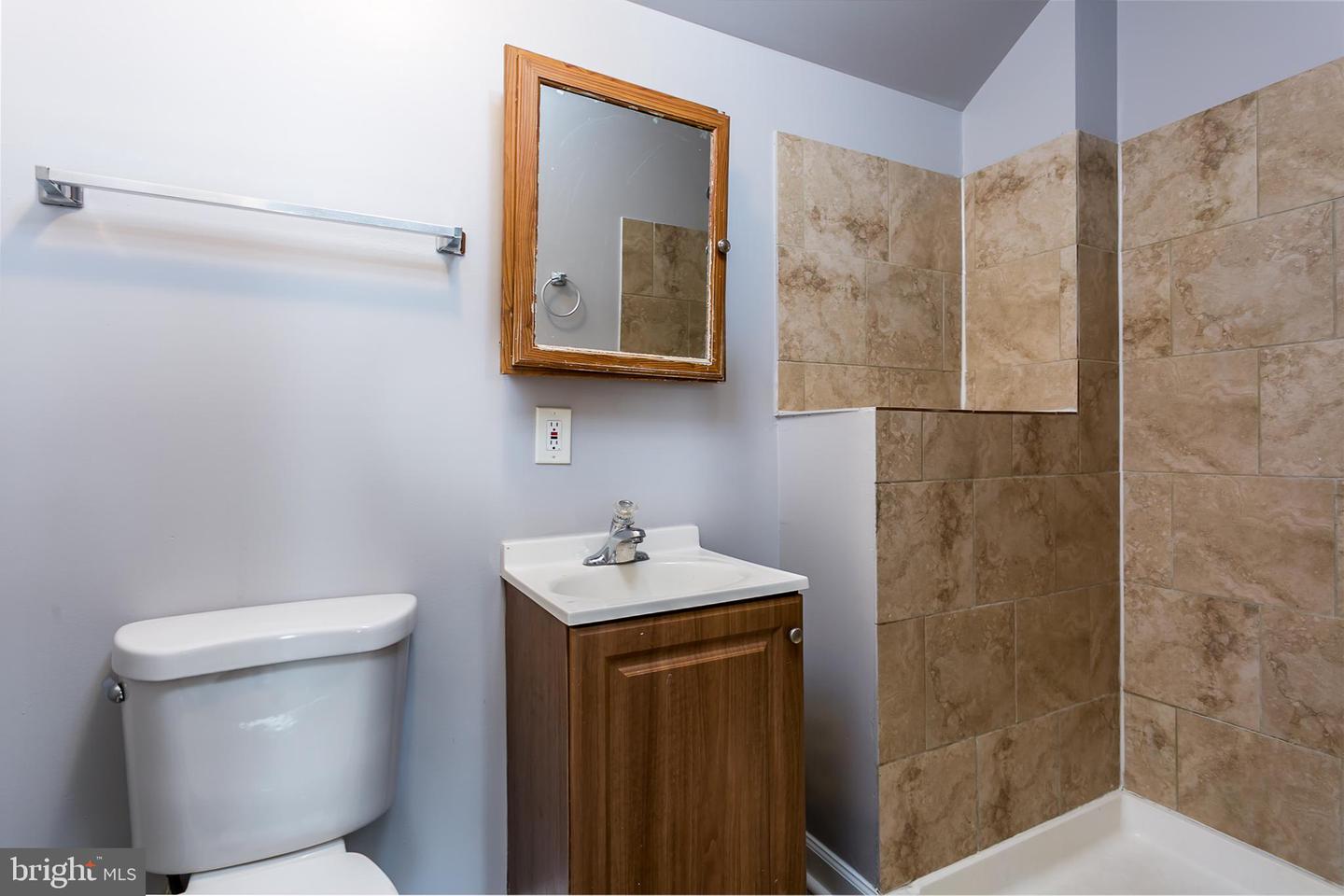 3021 WOLCOTT AVE