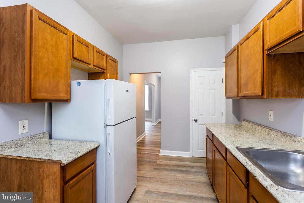 3021 WOLCOTT AVE