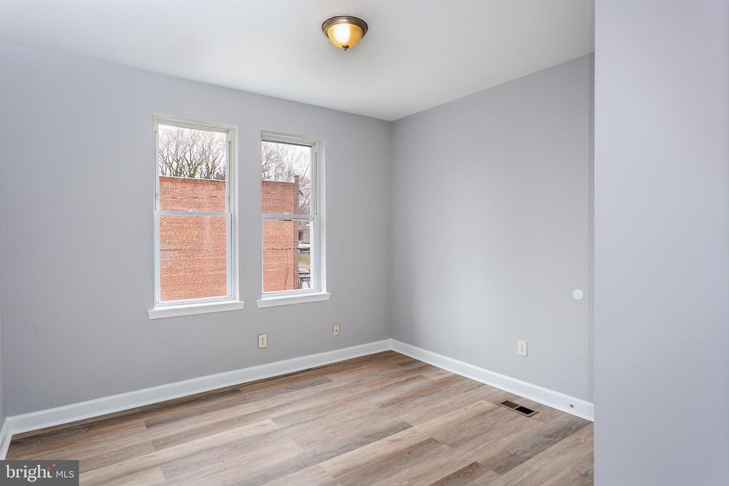 3021 WOLCOTT AVE