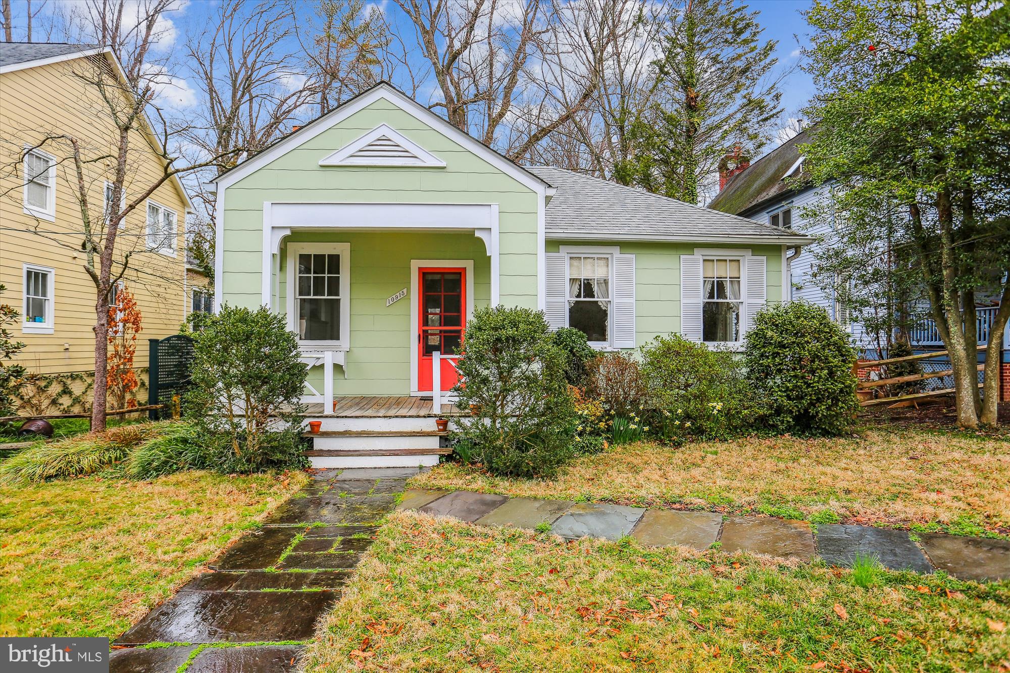 10915 Clermont Ave