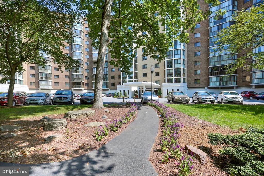 15107 INTERLACHEN DRIVE 2-822