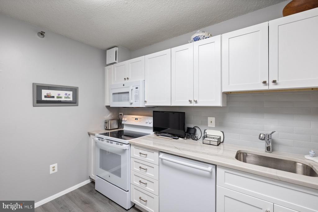 15107 INTERLACHEN DRIVE 2-822