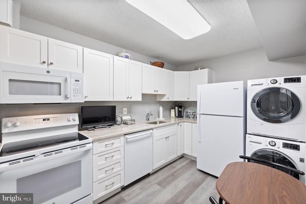15107 INTERLACHEN DRIVE 2-822