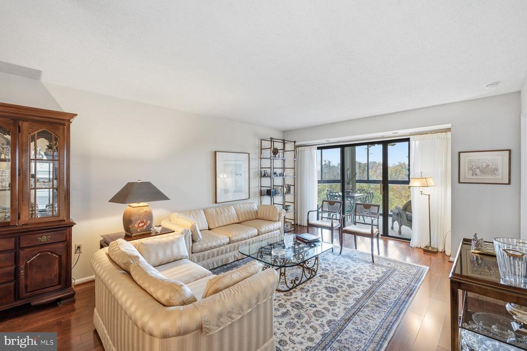 15107 INTERLACHEN DRIVE 2-822