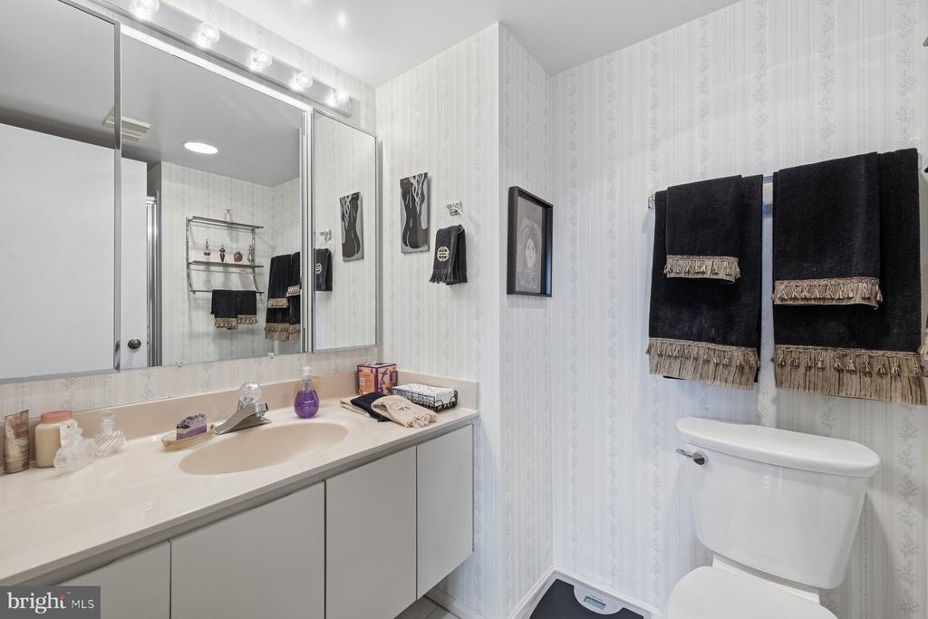 15107 INTERLACHEN DRIVE 2-822