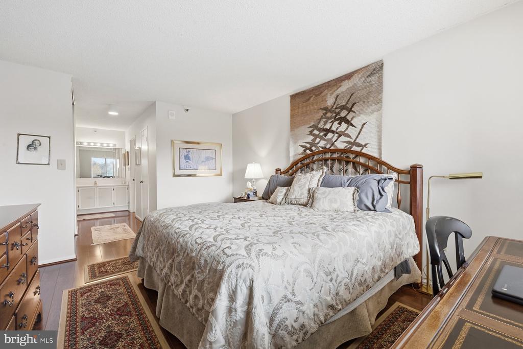 15107 INTERLACHEN DRIVE 2-822