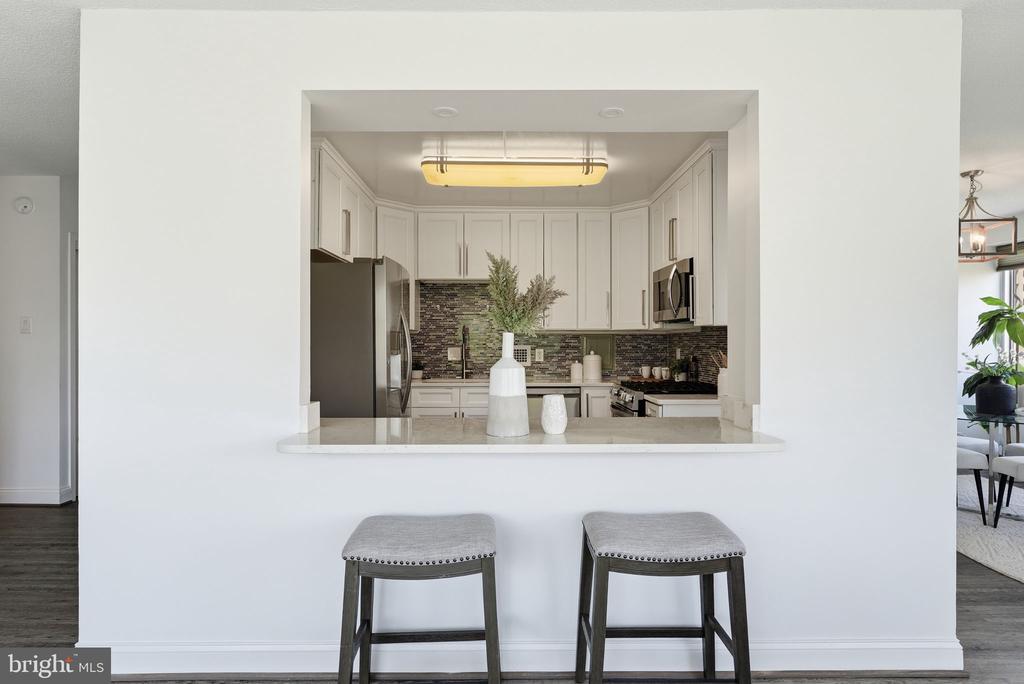 5500 FRIENDSHIP BOULEVARD Unit: 1604N