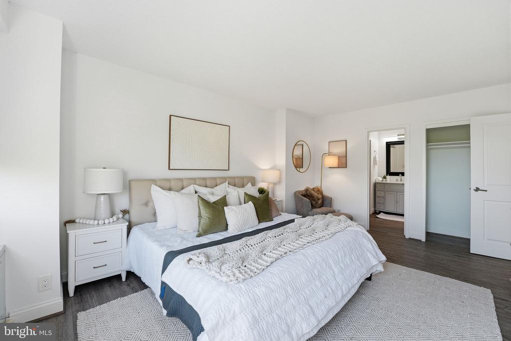 5500 FRIENDSHIP BOULEVARD Unit: 1604N