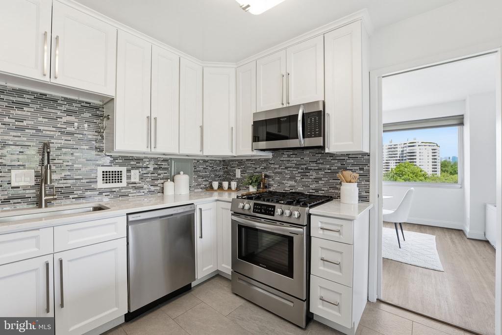 5500 FRIENDSHIP BOULEVARD Unit: 1604N