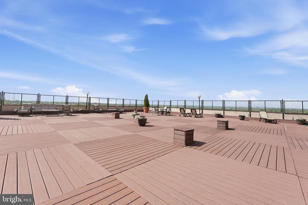 5500 FRIENDSHIP BOULEVARD Unit: 1604N