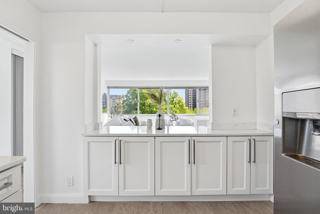 5500 FRIENDSHIP BOULEVARD Unit: 1604N