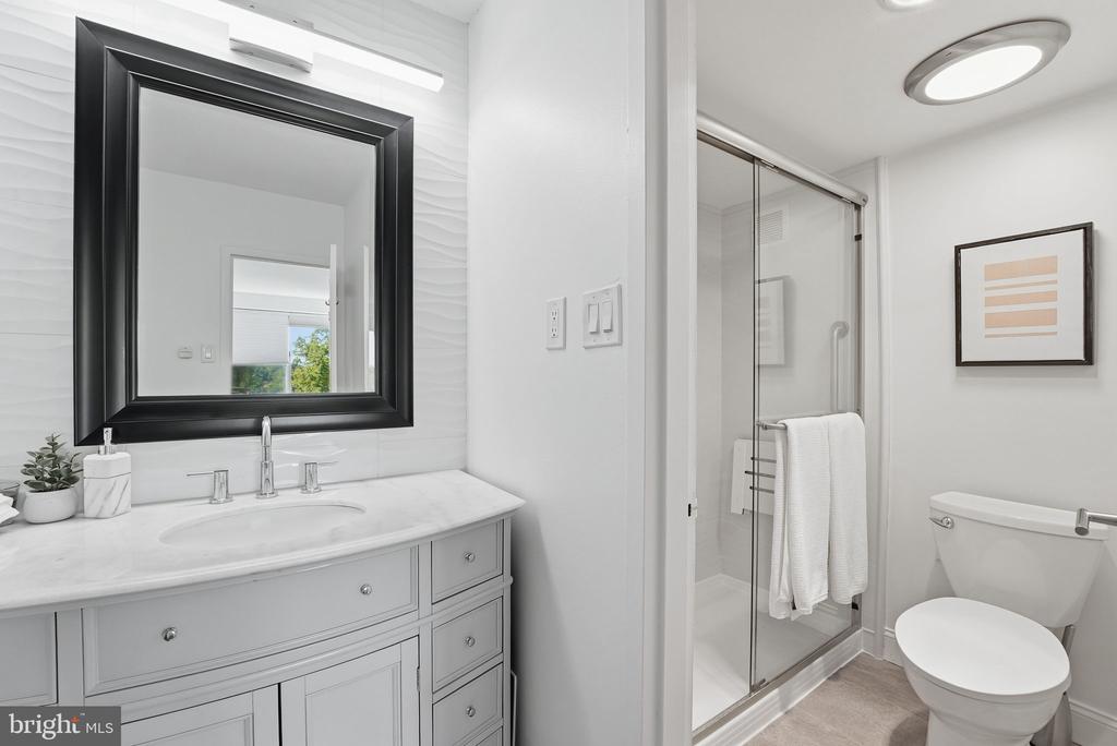 5500 FRIENDSHIP BOULEVARD Unit: 1604N
