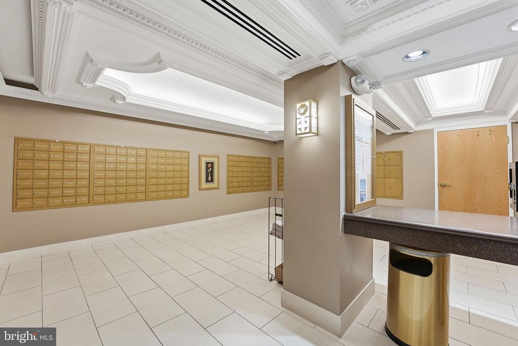 5500 FRIENDSHIP BOULEVARD Unit: 1604N