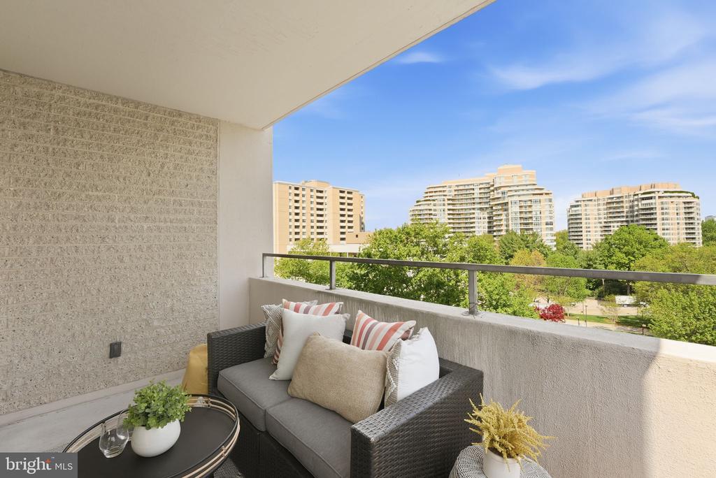 5500 FRIENDSHIP BOULEVARD Unit: 1604N