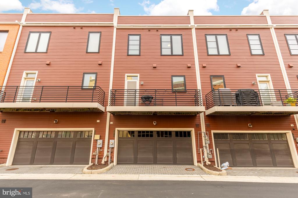 1818 Potomac Ave