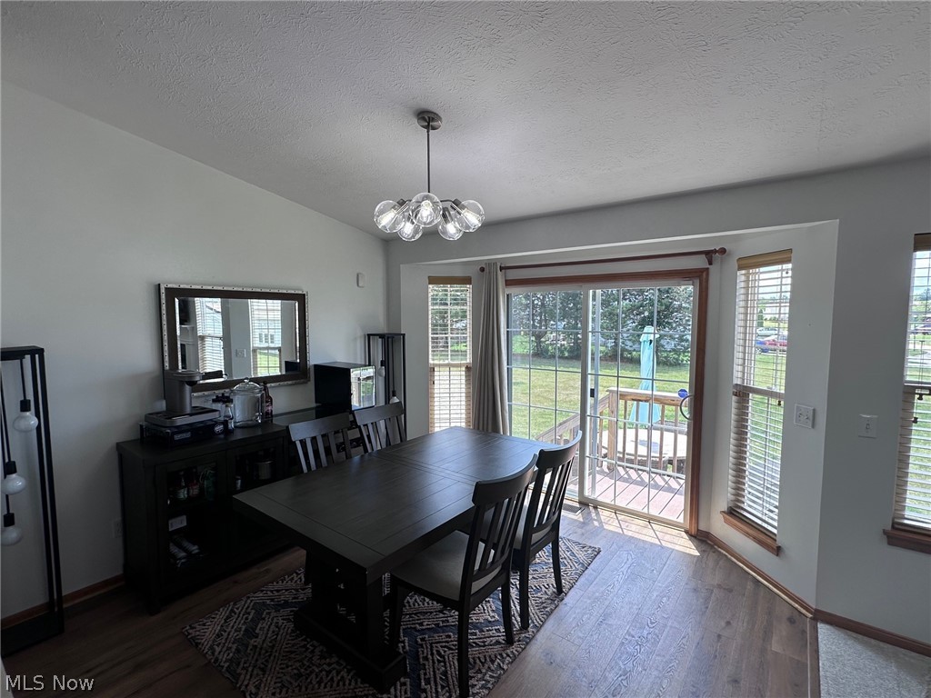 3313 Coopers Trail