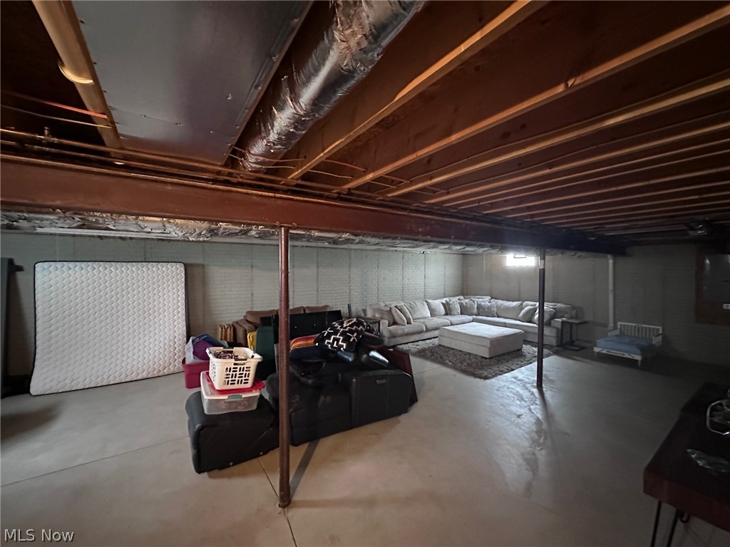 3313 Coopers Trail