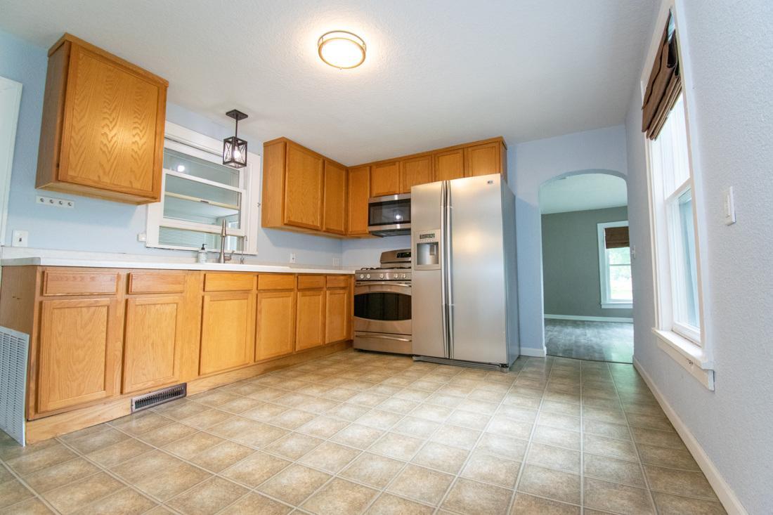 319 14th Street W