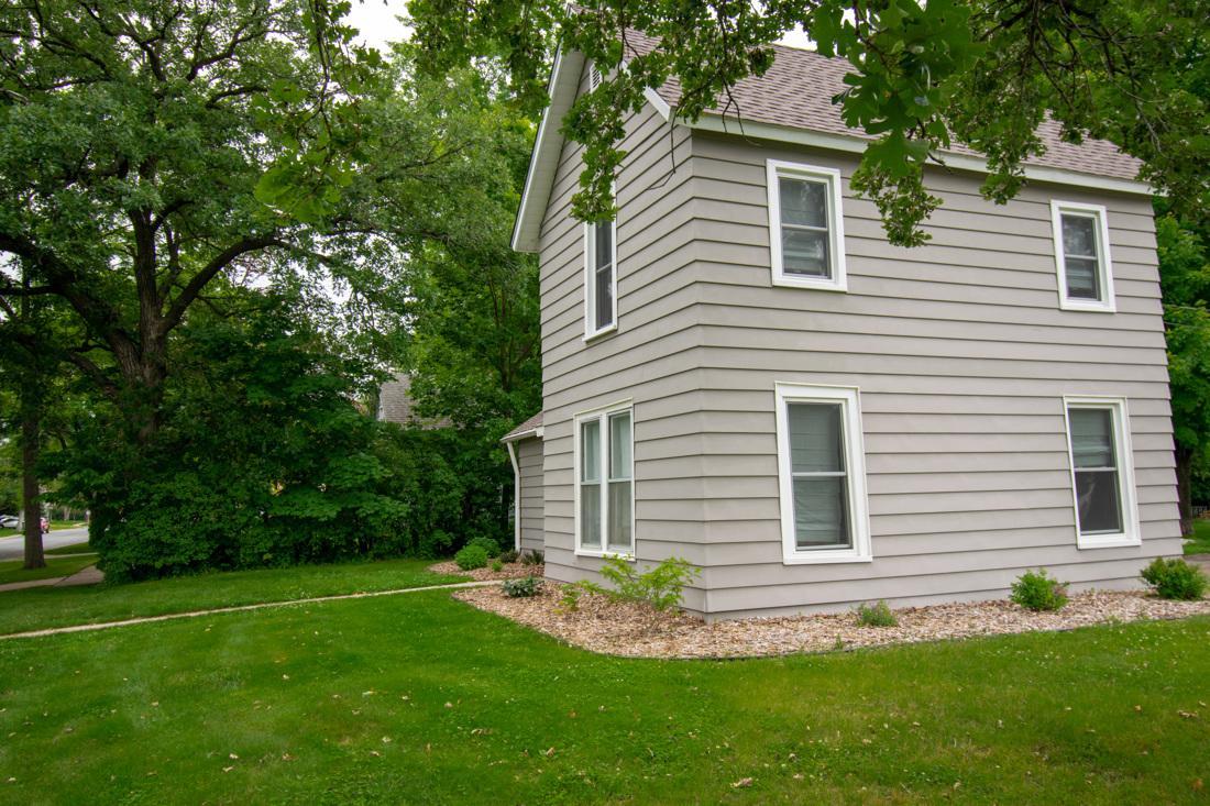 319 14th Street W