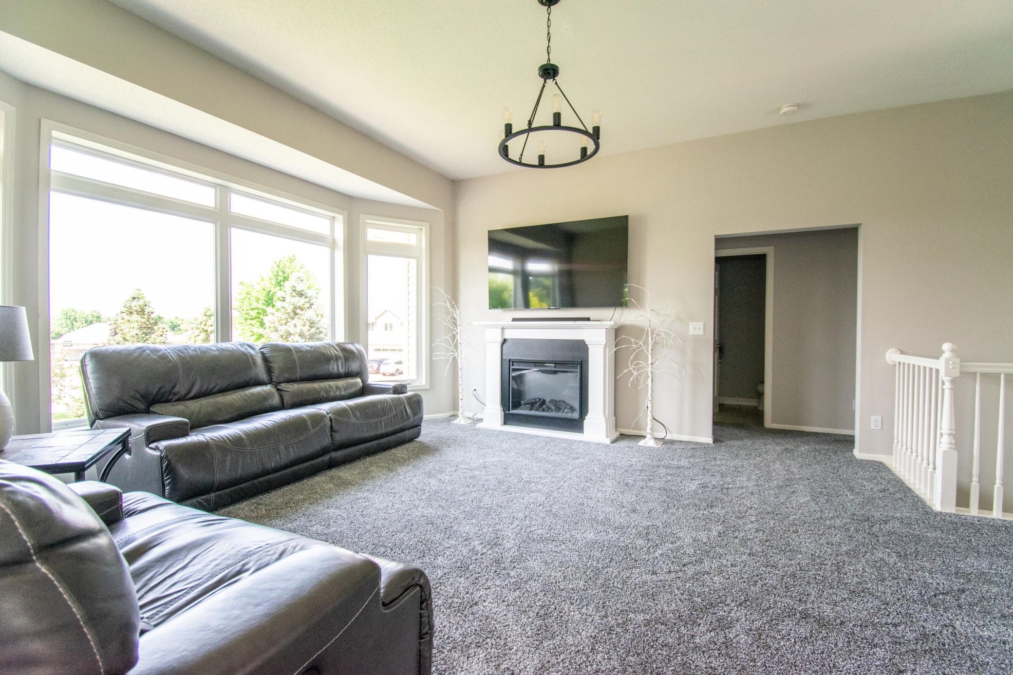 1600 Stonegate Court
