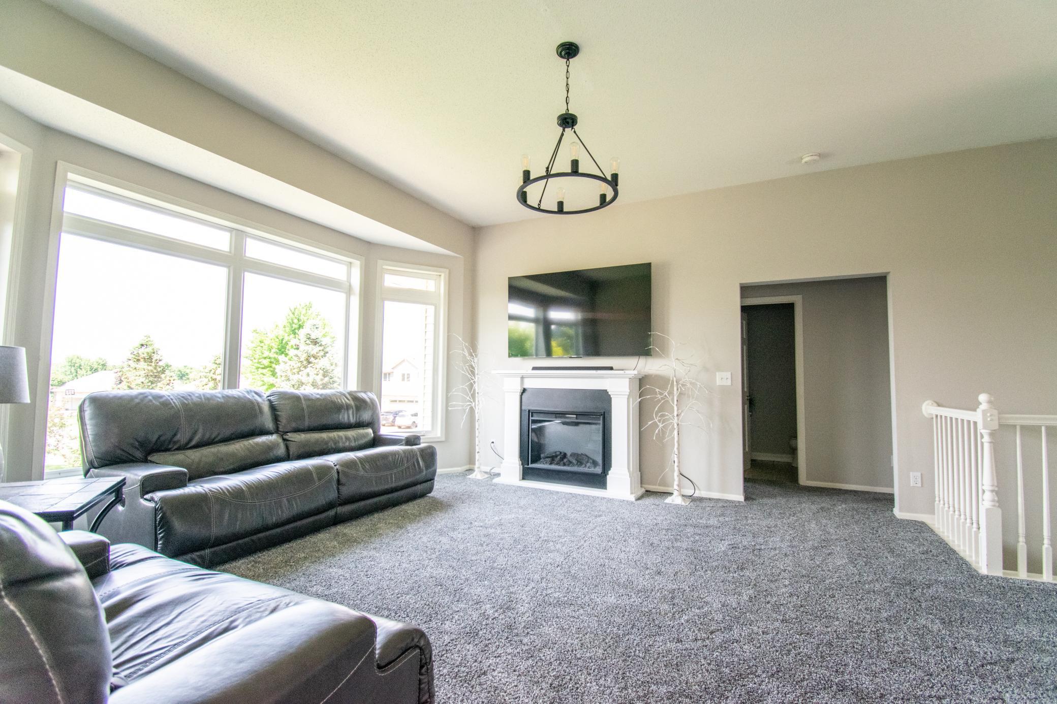 1600 Stonegate Court