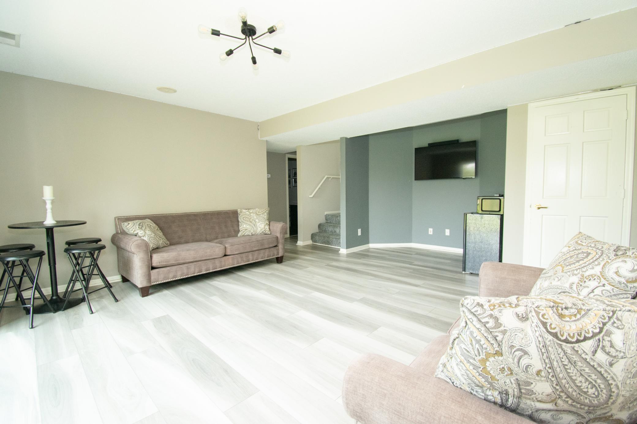 1600 Stonegate Court