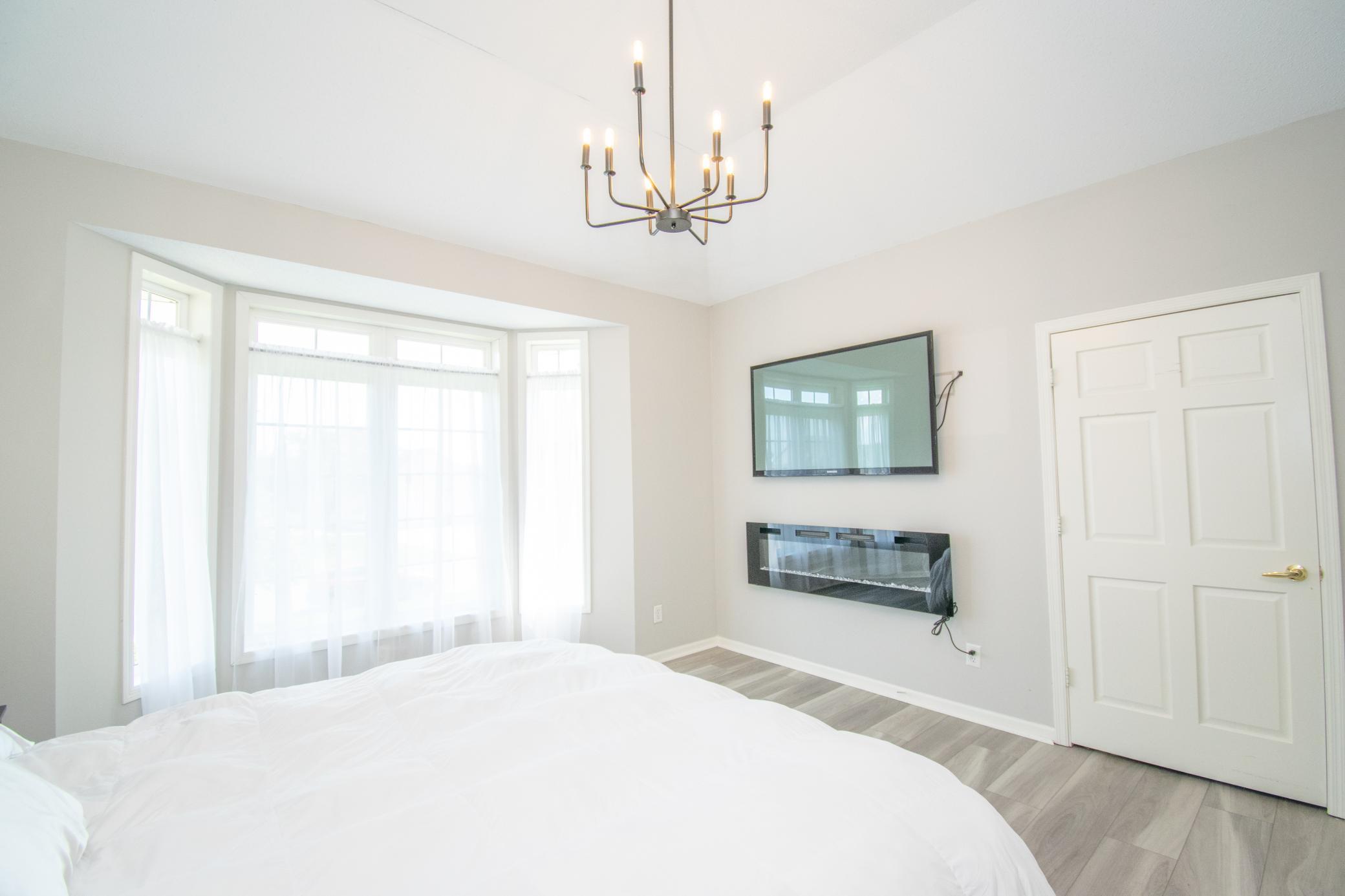 1600 Stonegate Court