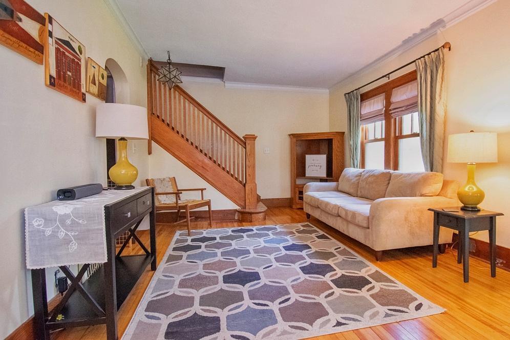 222 7th Street W