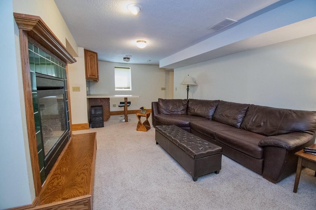 222 7th Street W