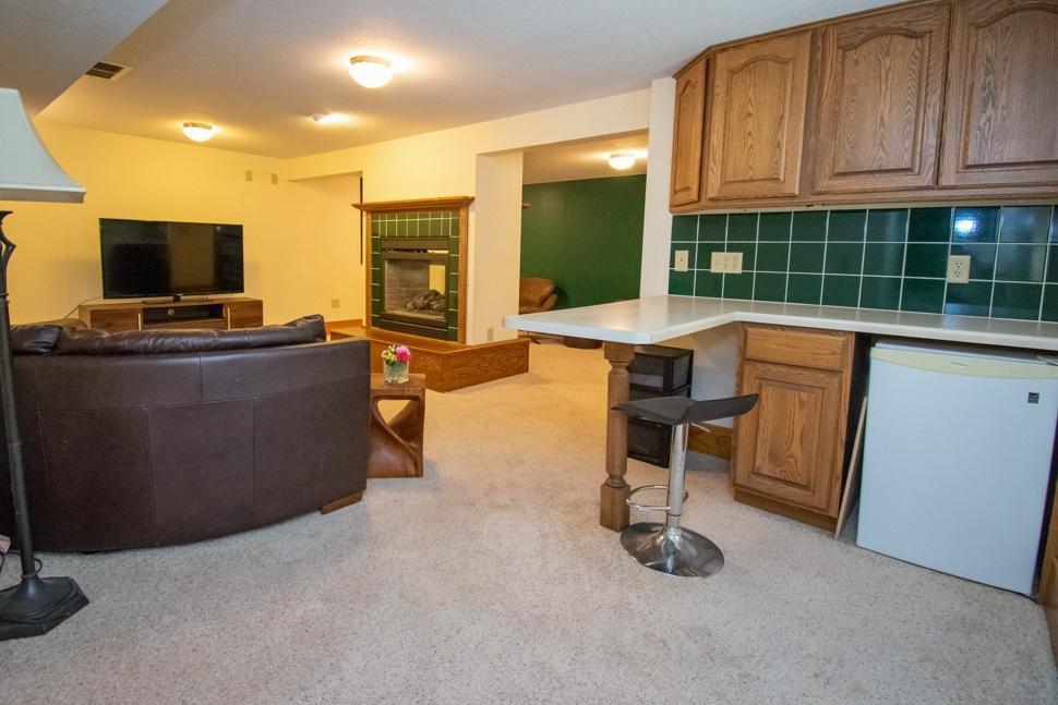 222 7th Street W