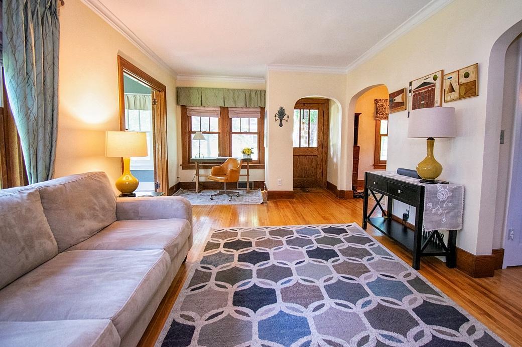 222 7th Street W