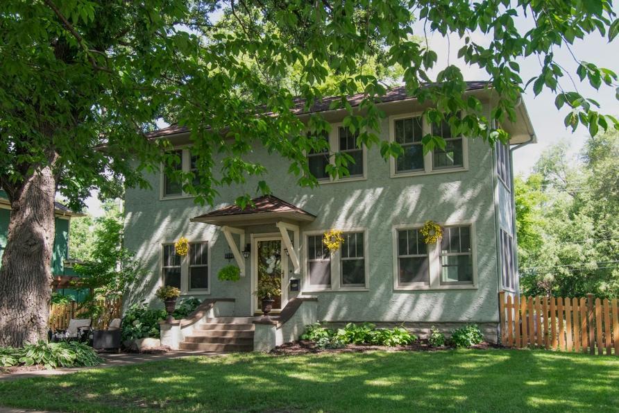 222 7th Street W