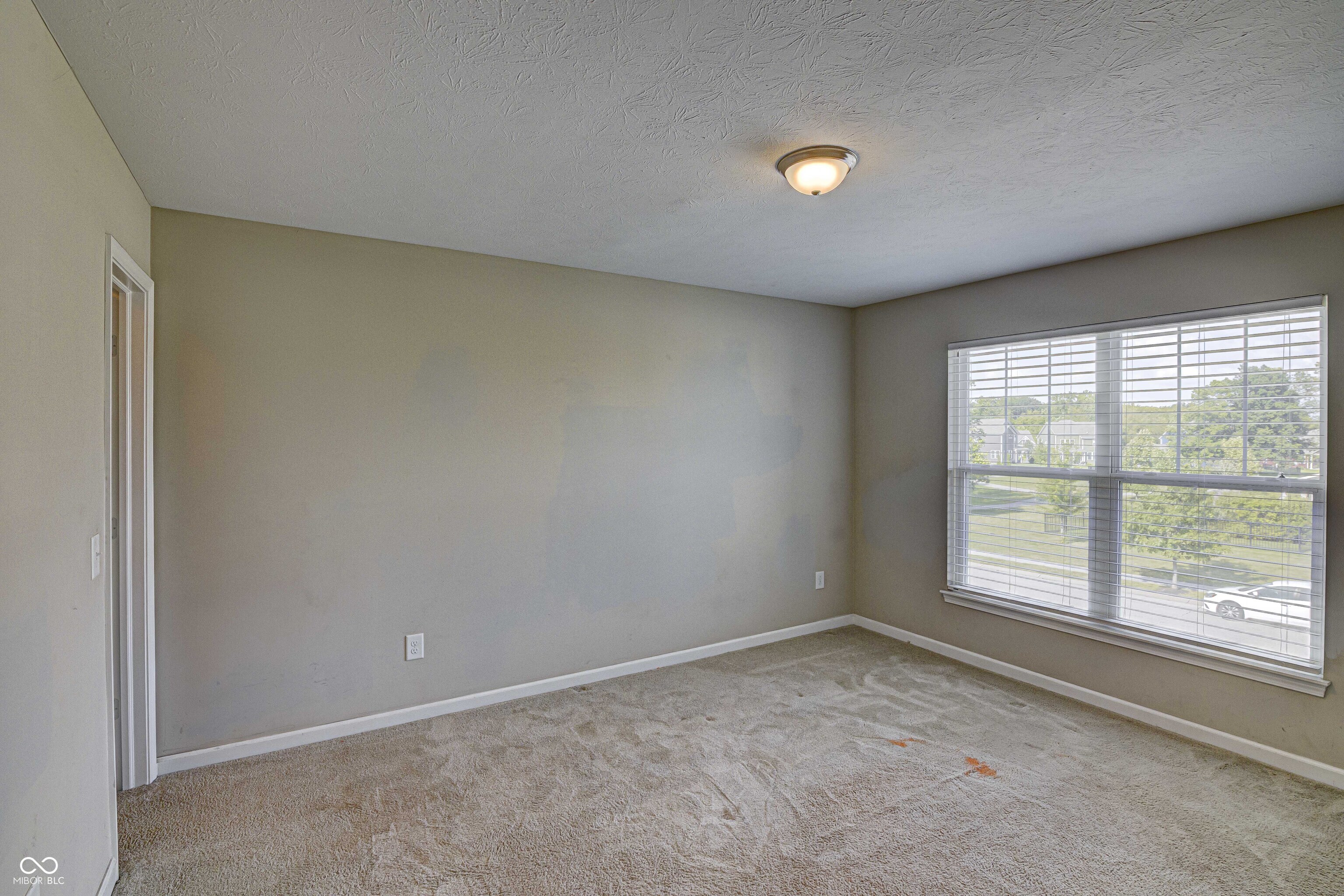 5658 Autumn Trail