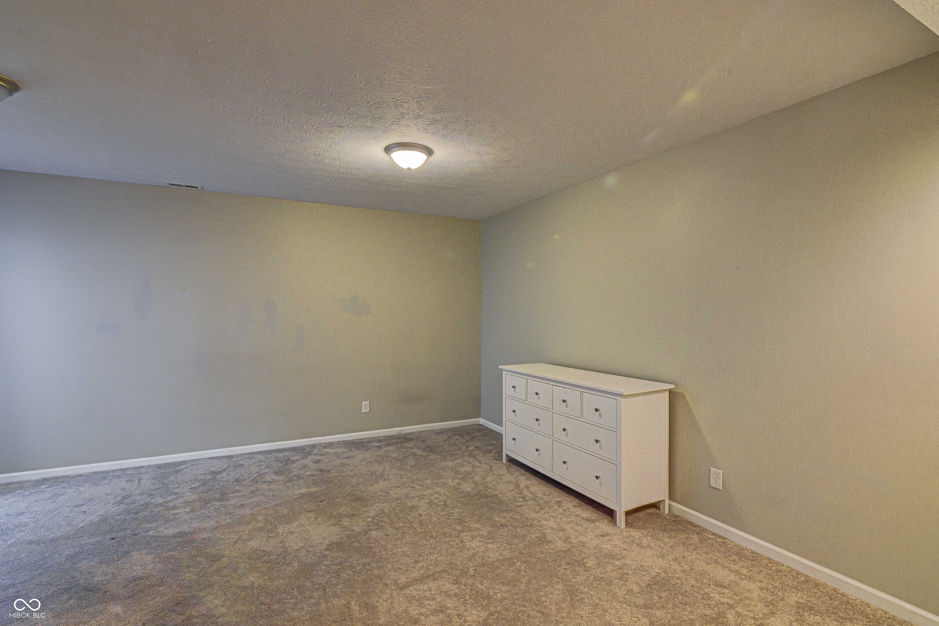5658 Autumn Trail