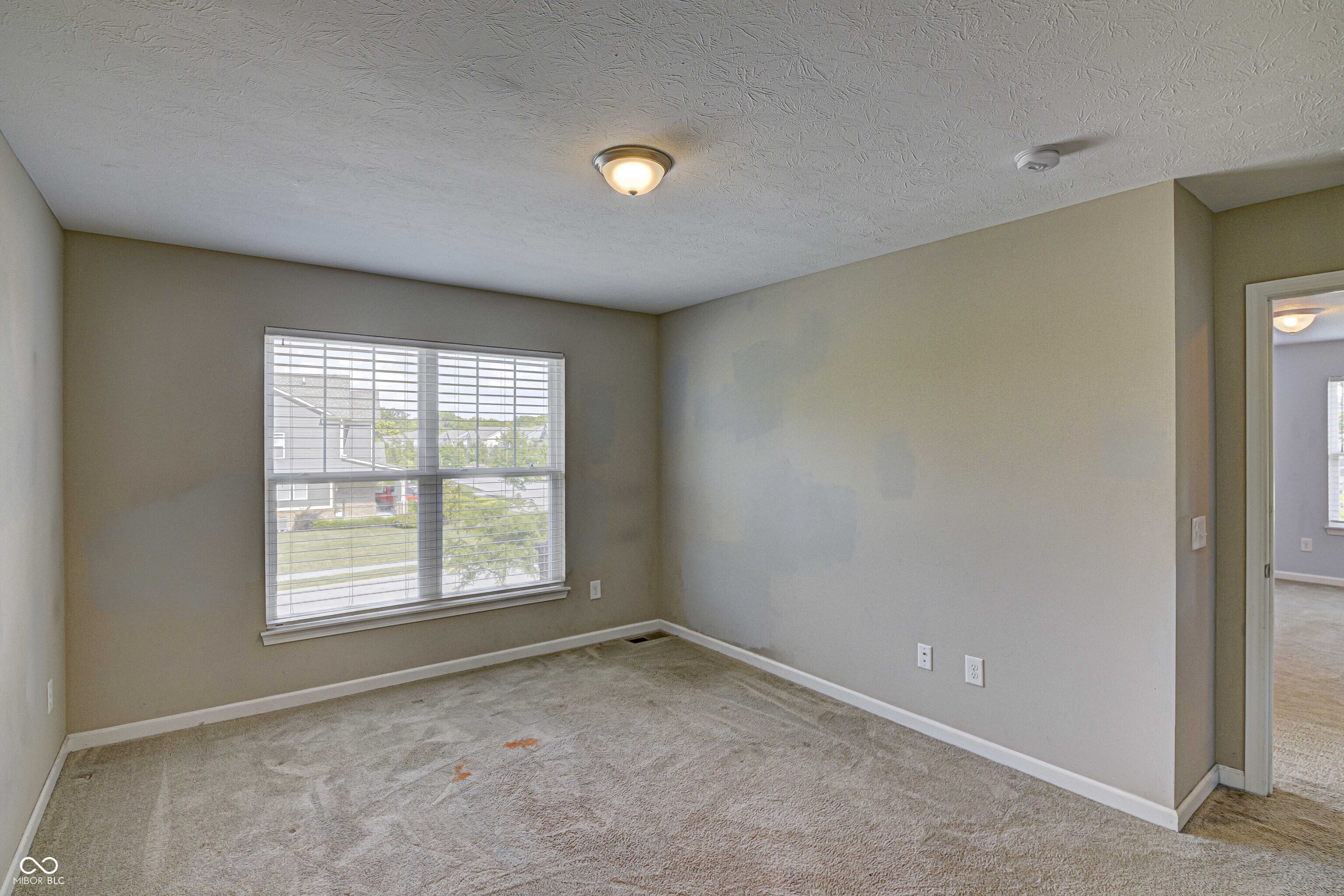 5658 Autumn Trail