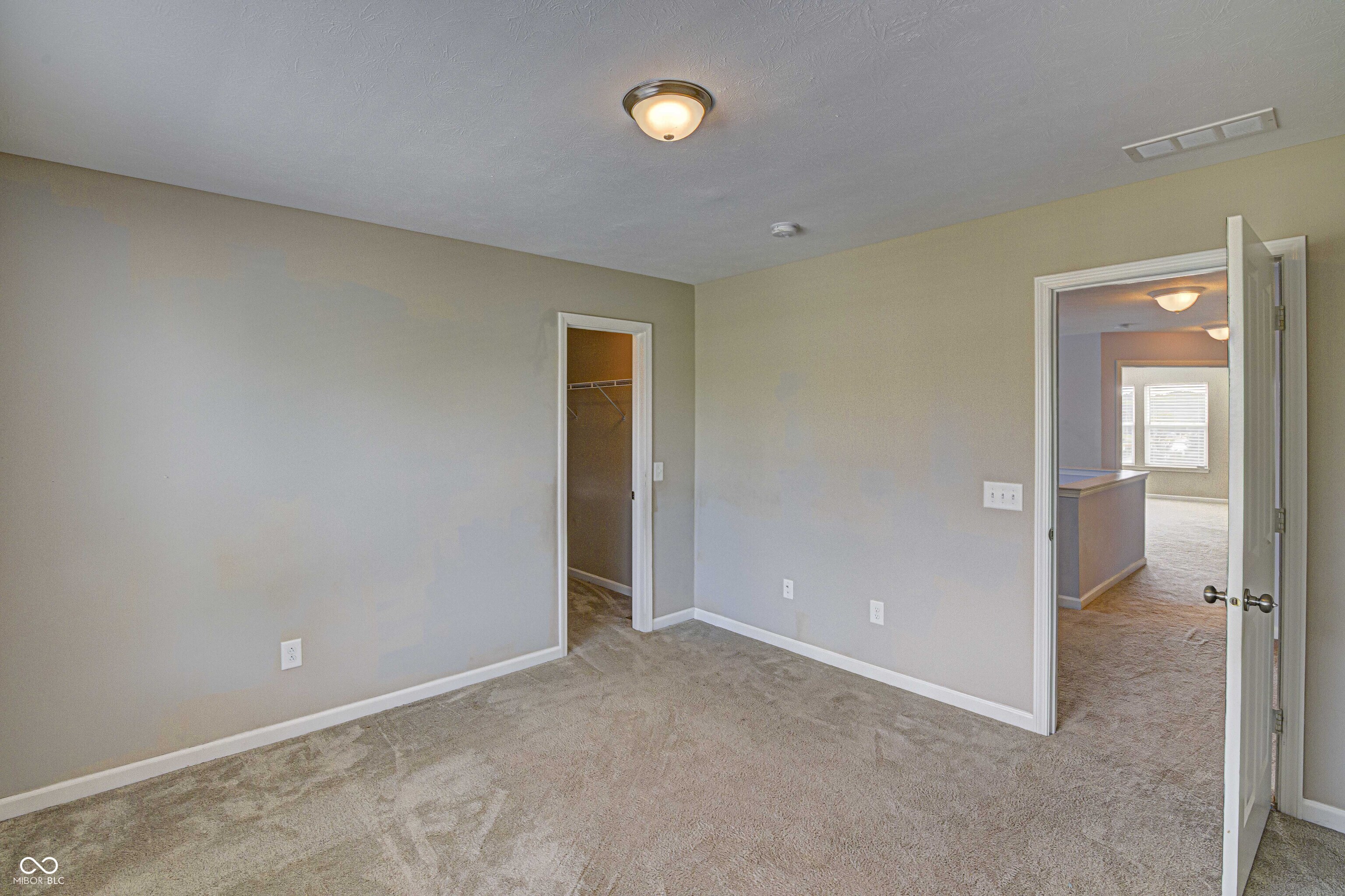 5658 Autumn Trail